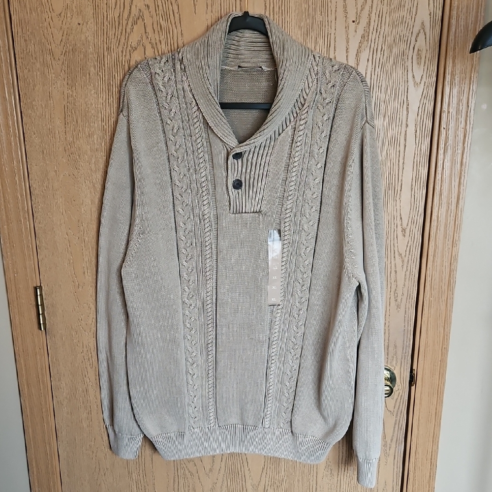 Paradise Collection Men's Beige Cable Knit Sweater